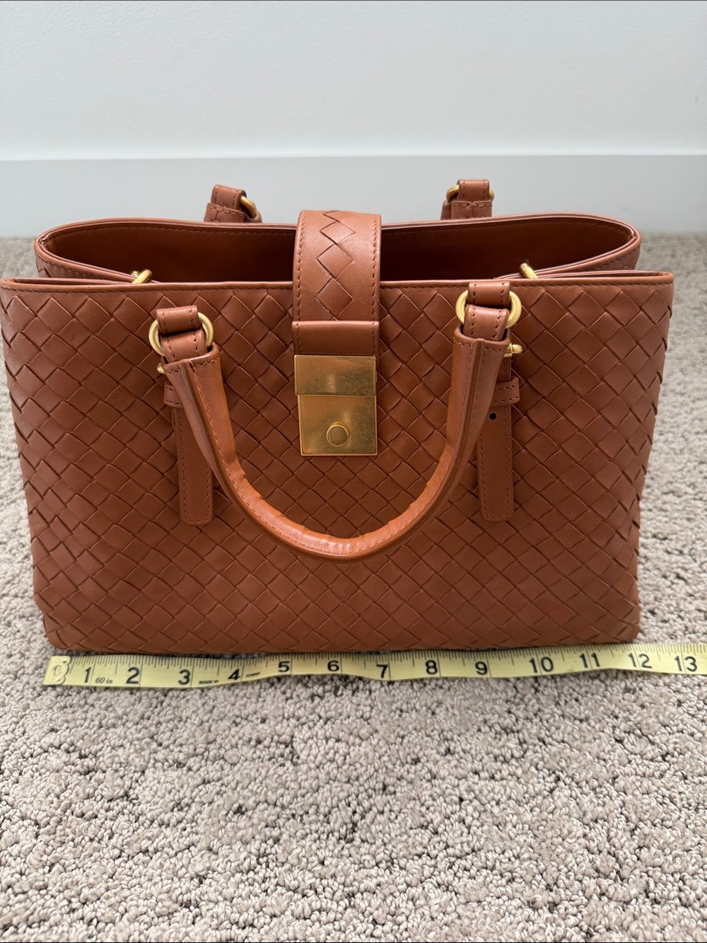 Authentic Bottega Veneta Tan Intrecciato Roma Woven Leather Handbag - Picture 9 of 11